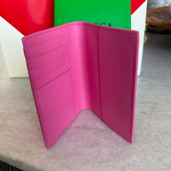 Bottega Veneta BV Pink Large Weave Intrecciato Leather Passport Holder - Picture 6 of 10